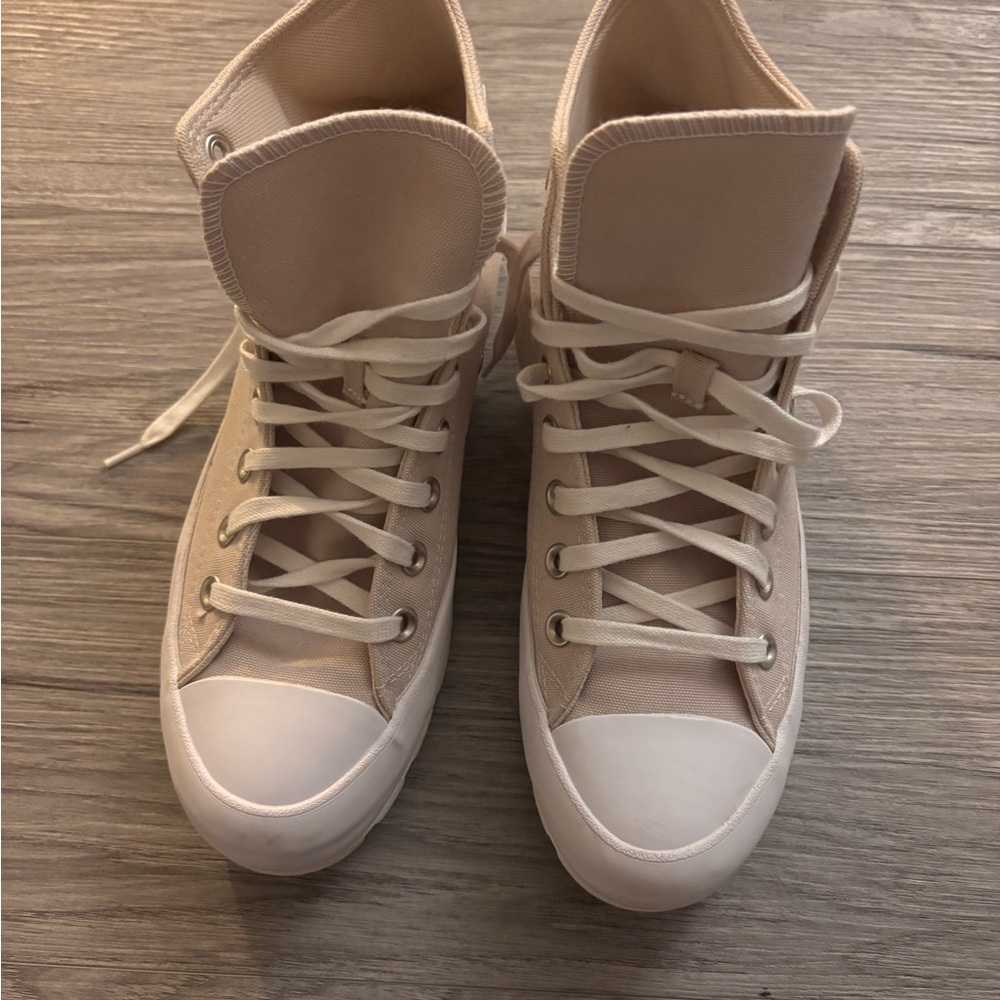 Converse Cream High-Top Sneakers with Padded Ankle and Rubber Sole